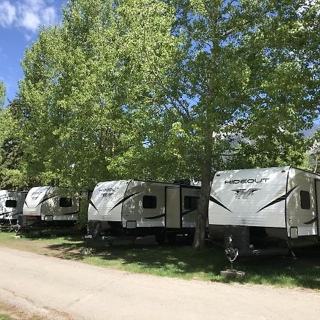 Rundle Mountain Rv Park Hotel Canmore Exterior photo